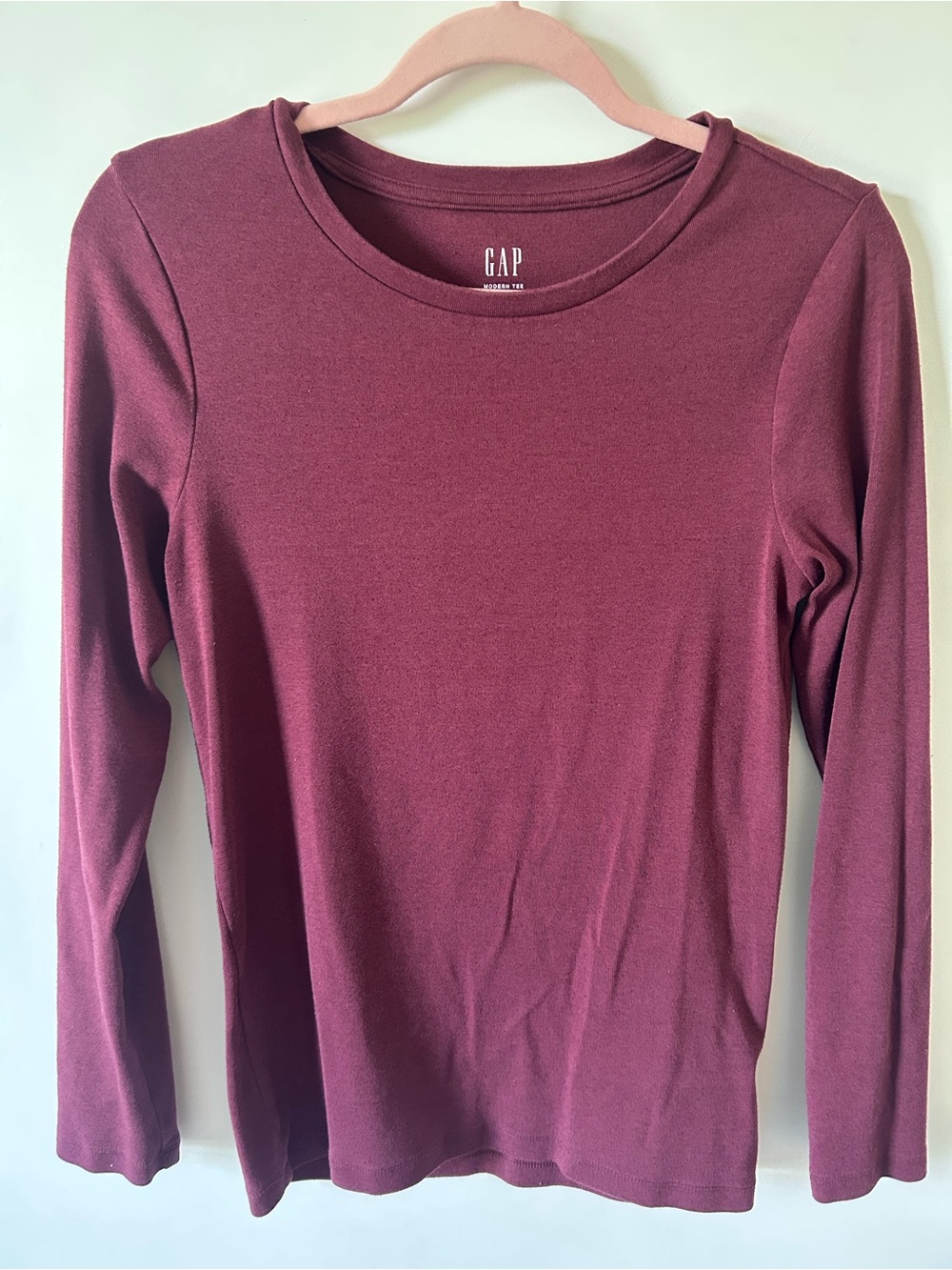 GAP Women's Long Sleeve Crew Top - Wine